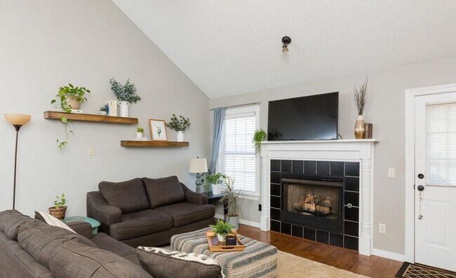 Foto del edificio - 3 bed 2 bath