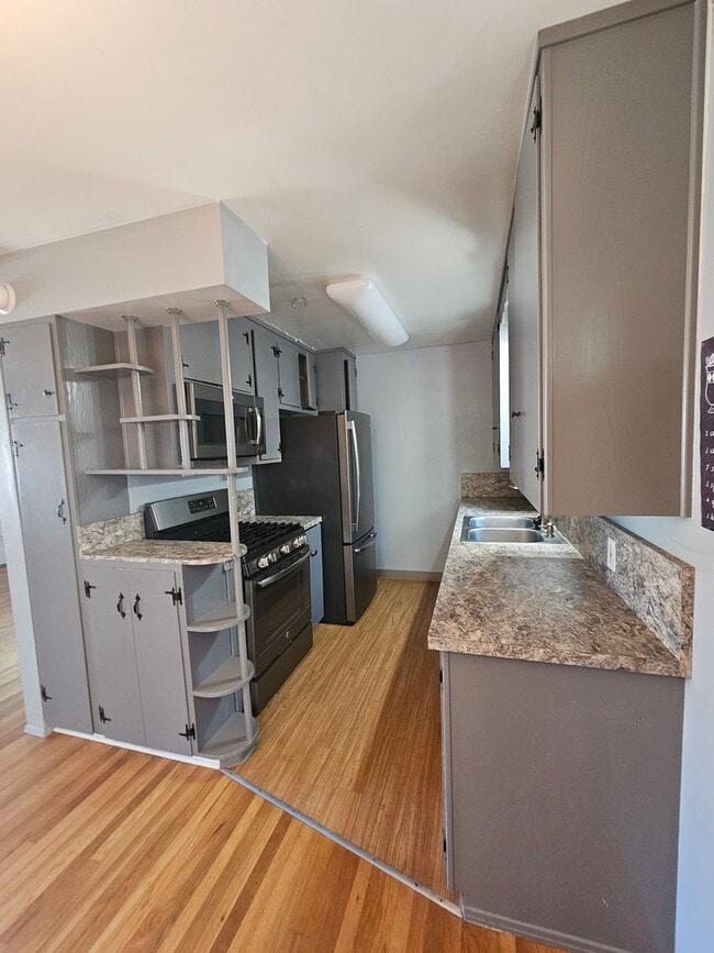 Building Photo - 7 Elm Ct