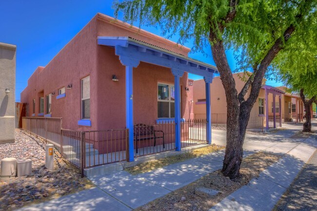Foto del edificio - Eastside Barrio Style Home