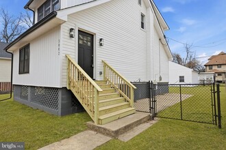 Building Photo - 7803 Monroe Ave