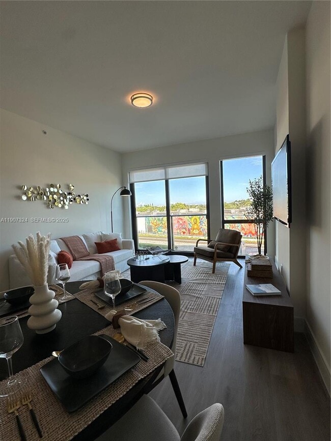 Building Photo - 3801 N Dixie Hwy