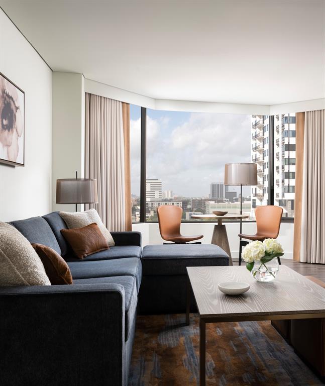 Foto del edificio - 1300 Lamar St