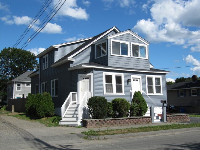 Building Photo - 43 Edgewater Ave