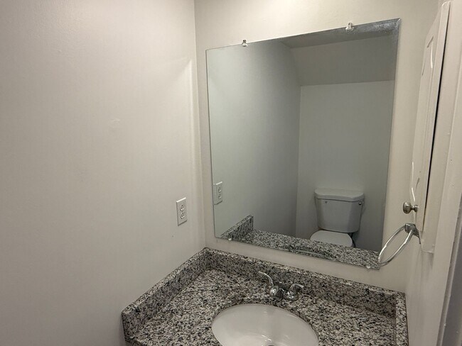 Foto del edificio - 4605 Hedgemore Dr