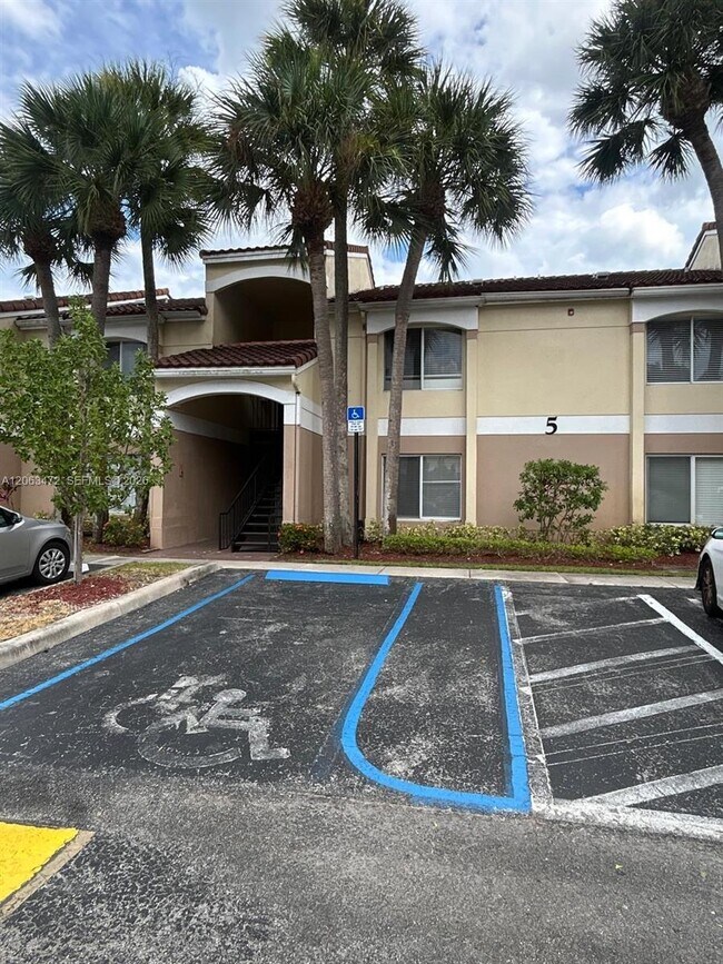Building Photo - 815 Boynton Beach Blvd