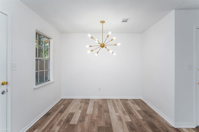 Foto del edificio - 3 br, 1.5 bath House - 108 David Circle