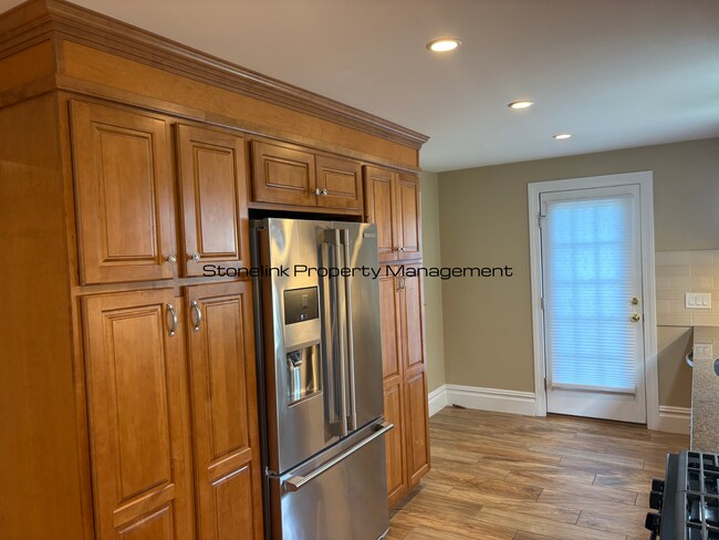 Building Photo - 27-29 Elmway Street