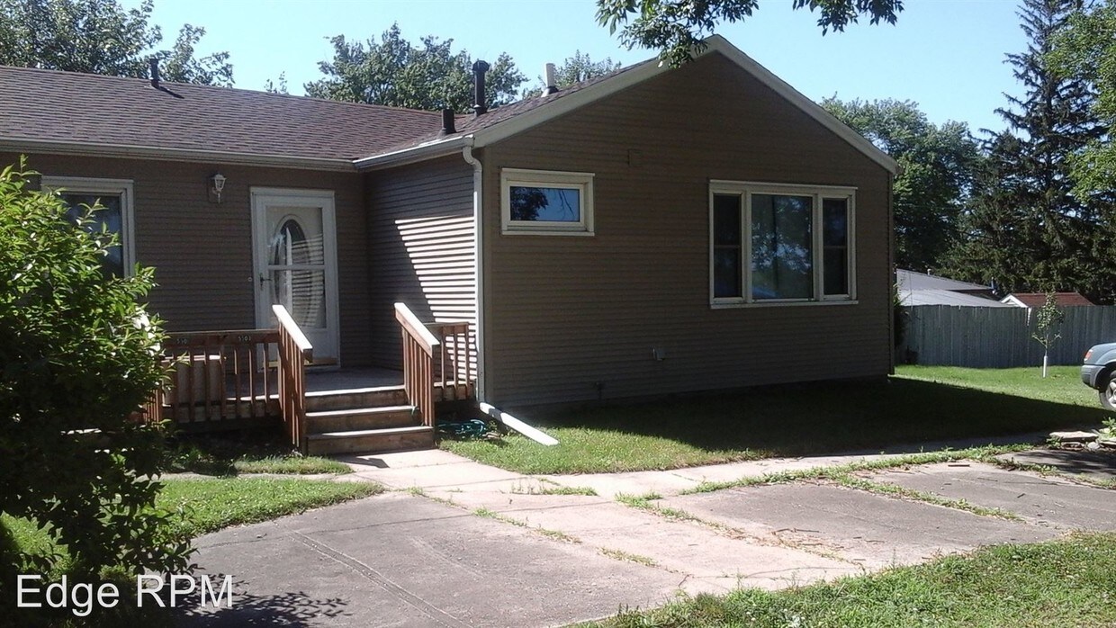Primary Photo - 2 br, 1 bath Apartment - 5503 University Ave