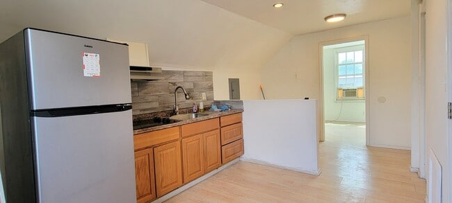 Building Photo - 209 Sylvan Ave