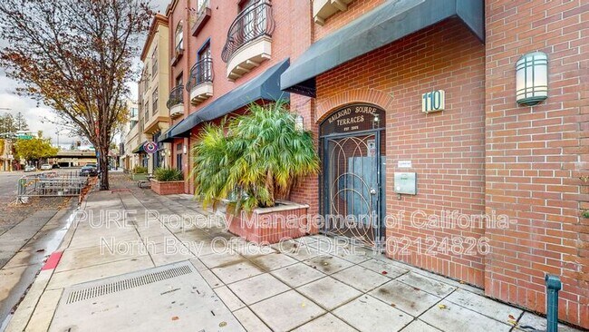 Building Photo - 110 5th St