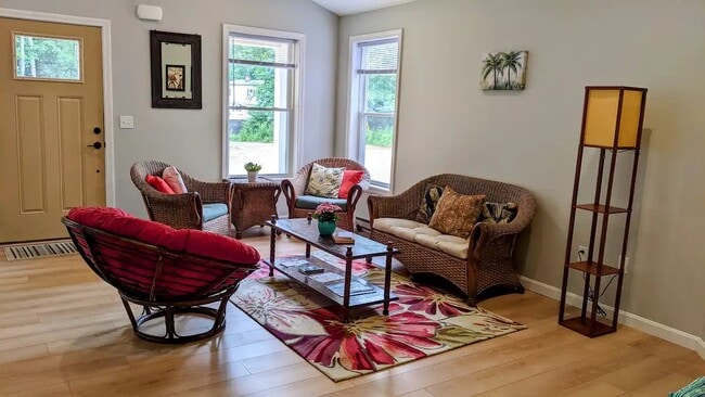 Building Photo - 307 Union St