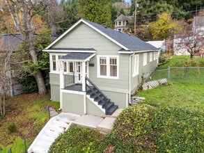 Building Photo - 482 NE Adams Ave