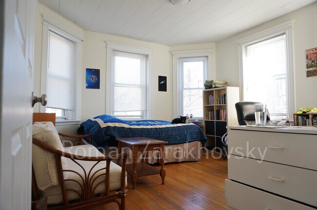 Foto del edificio - 42 Strathmore Rd