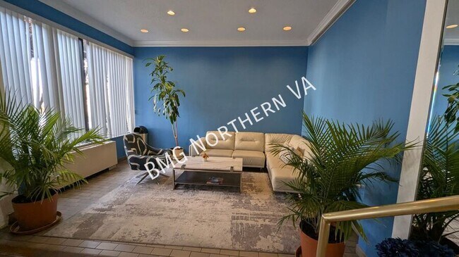 Foto del edificio - 5340 Holmes Run Pkwy