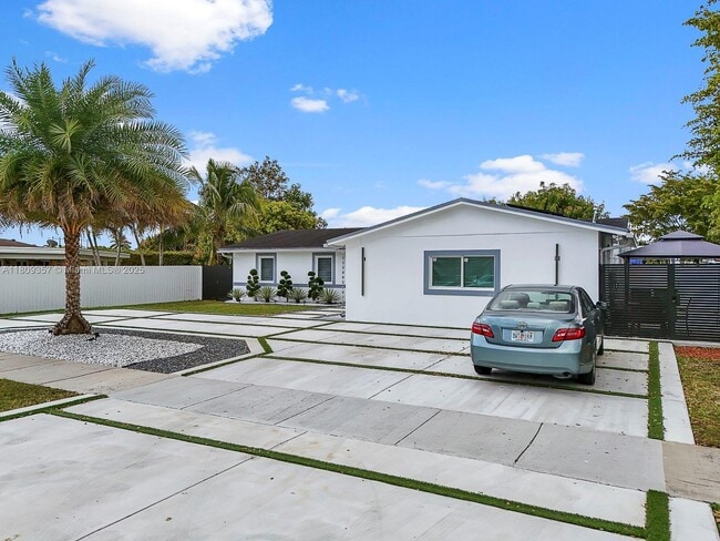 Building Photo - 7324 SW 134th Ct