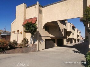 Building Photo - 5128 Rosemead Blvd