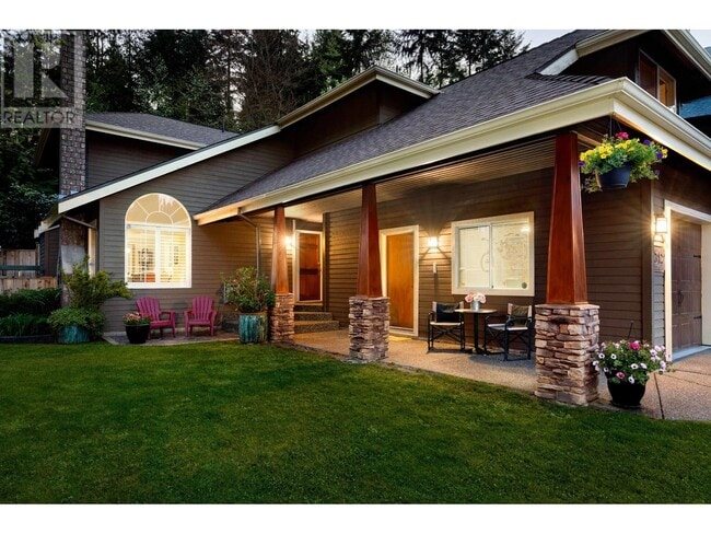 Building Photo - 3121 Duchess Ave