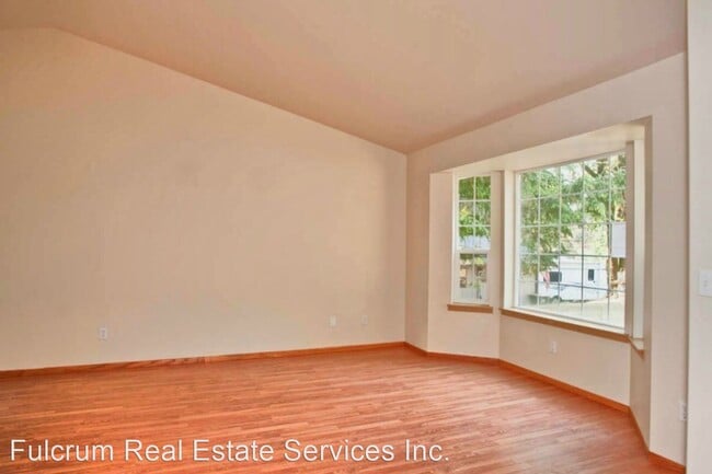 Building Photo - 3 br, 2.5 bath House - 7909 Incline Dr SE
