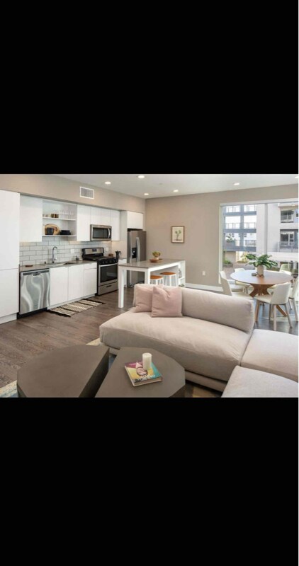 Foto principal - 6610 Santa Monica Blvd