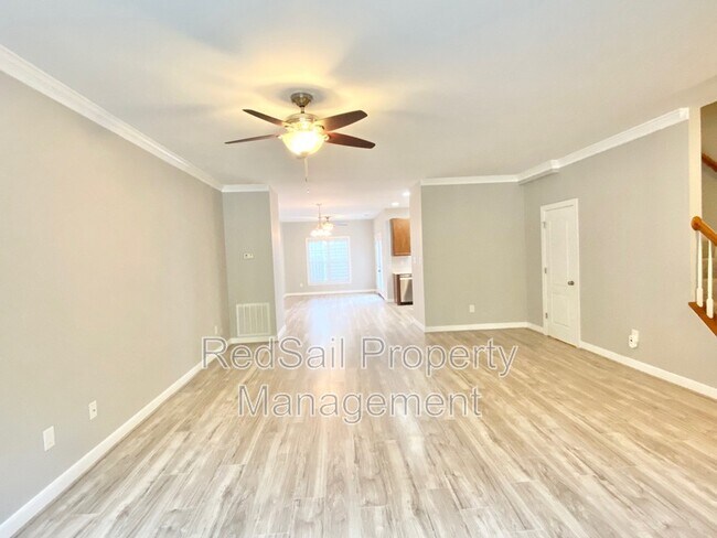 Building Photo - 411 Quarterpath Rd