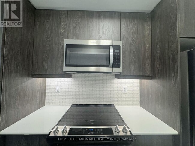 Building Photo - 5 Bancroft Ln