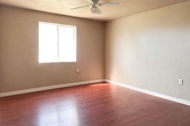 Foto del edificio - Charming 3-Bedroom Home in the Heart of Wi...