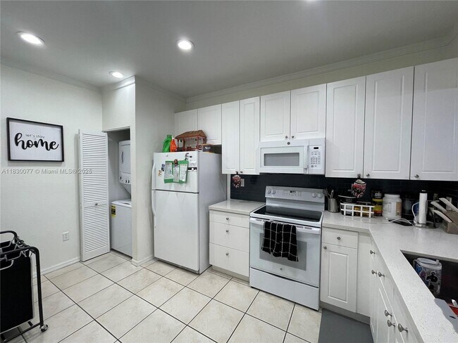 Foto del edificio - 3503 Merrick Ln