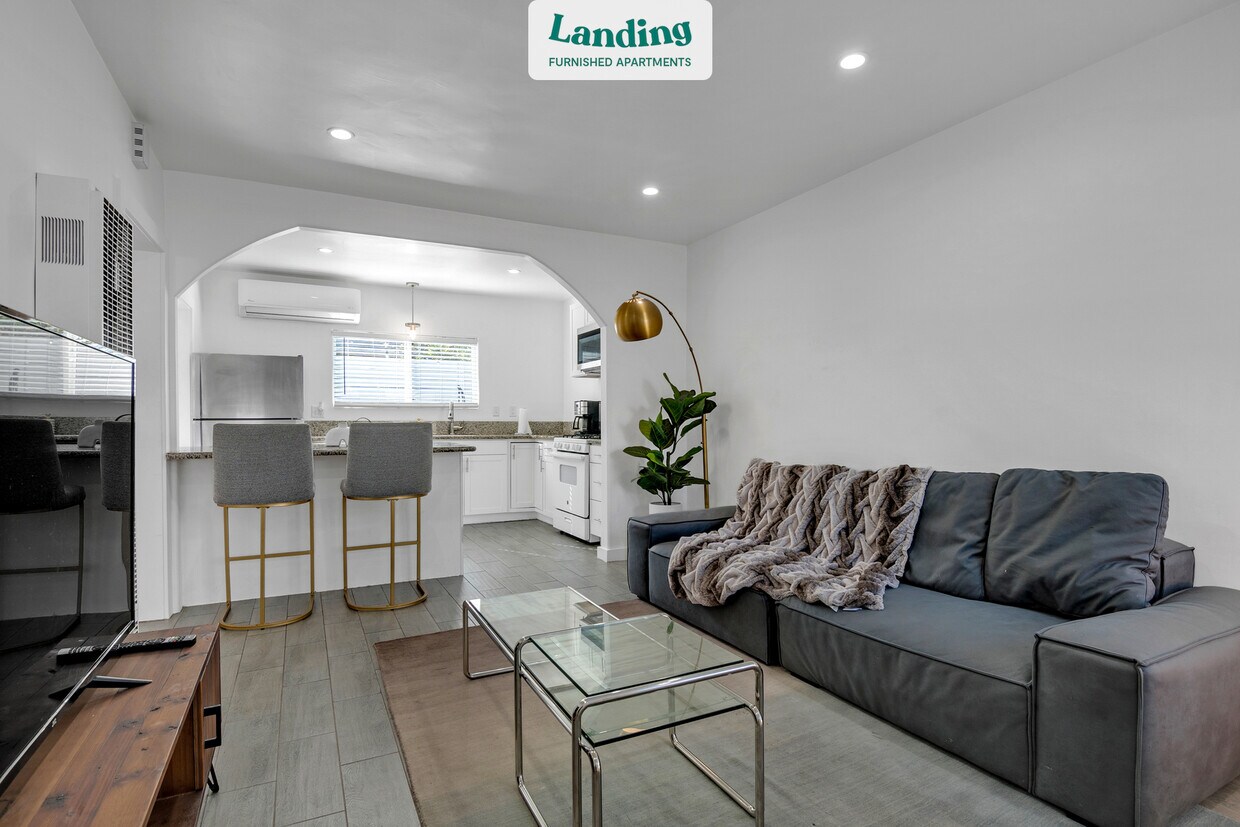 Foto principal - 5184 Pickford St