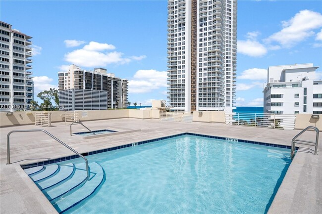 Foto del edificio - 6362 Collins Ave