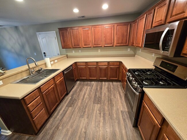 Building Photo - 2761 Whitney Dr