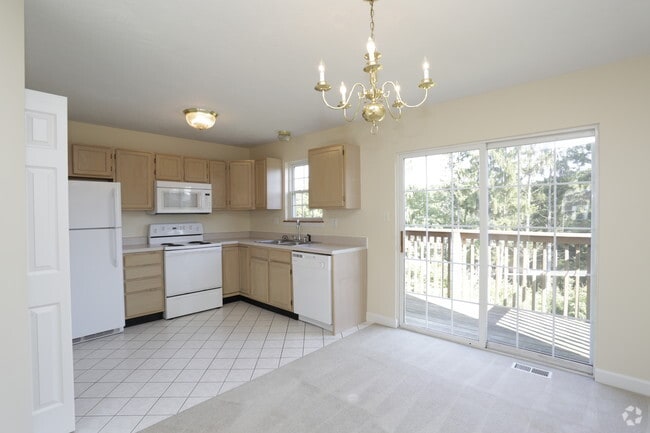 Interior Photo - Edgewood Manor