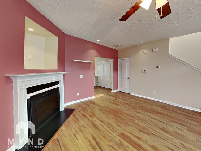 Building Photo - 6204 Ellenwood Dr