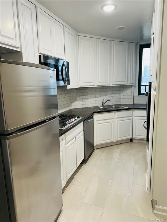 Foto principal - 2200 E Tremont Ave