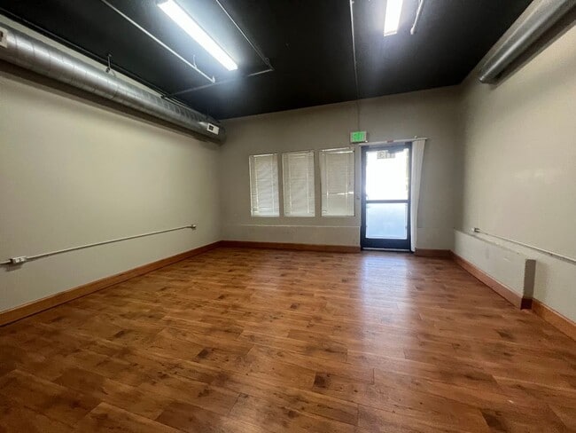 Building Photo - 123 NE 172nd Ave
