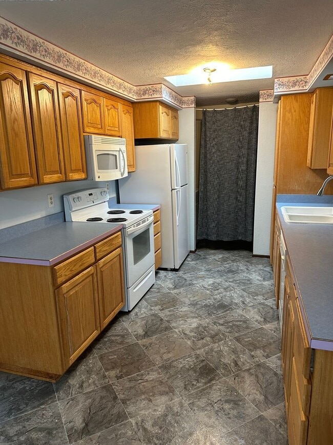 Building Photo - 272 Trillium Pl