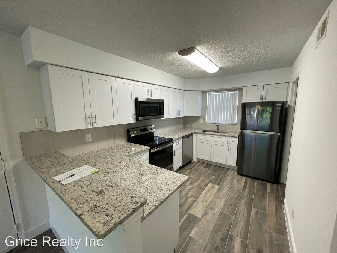 Primary Photo - 2 br, 2 bath House - 2190 Arbour Walk Cir ...