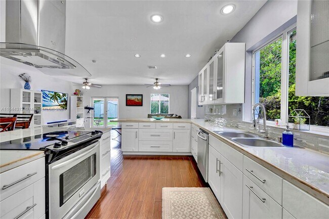 Foto del edificio - 2420 SW 15th St