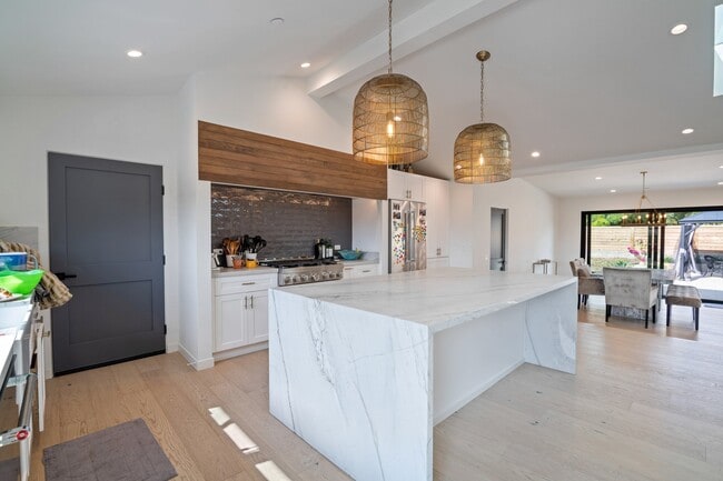 Building Photo - 3116 Calle Fresno