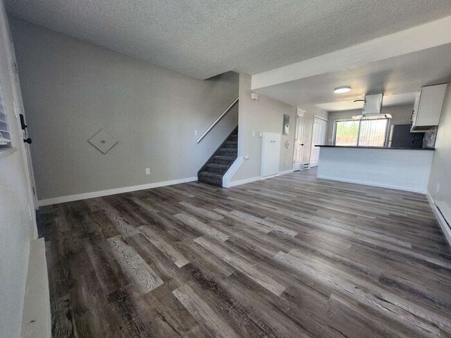 Building Photo - Remodeled 2-Bedroom Townhome!