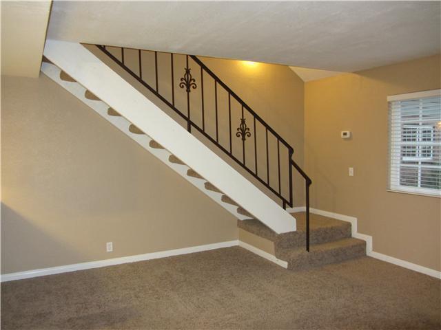 Building Photo - Cozy two bedroom/ 1 bath condo in Ramona.