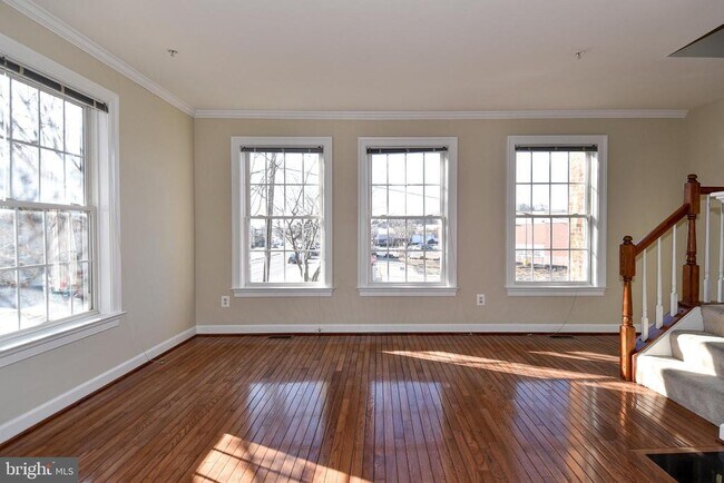 Foto del edificio - 2400 N Greenbrier Ct