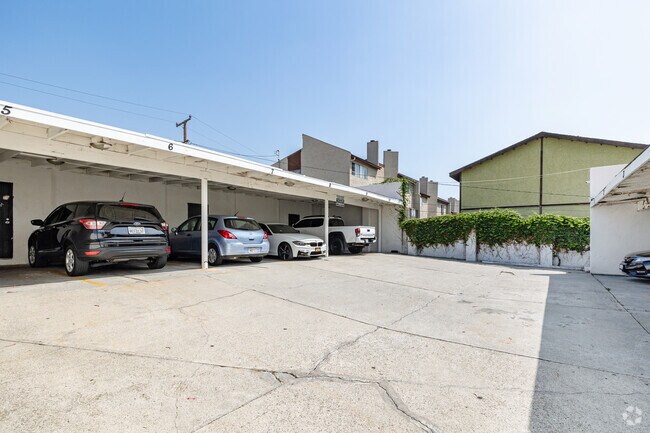 Estacionamiento - Cubierto - 343 Warren Ln (B)