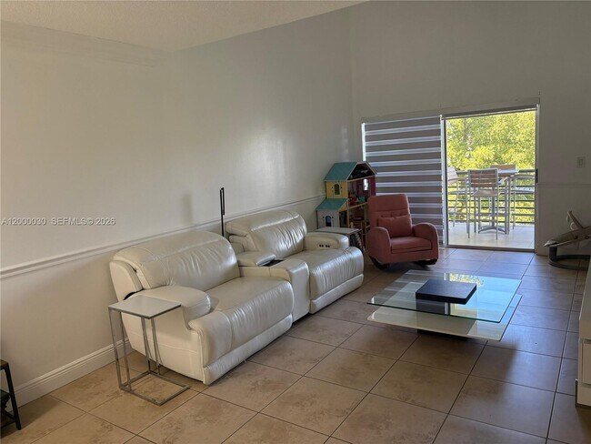 Foto del edificio - 9731 Fontainebleau Blvd