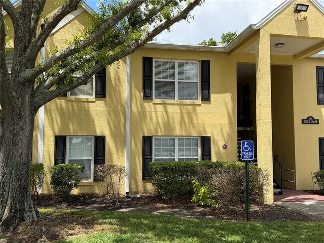 Foto del edificio - 2013 Dixie Belle Dr