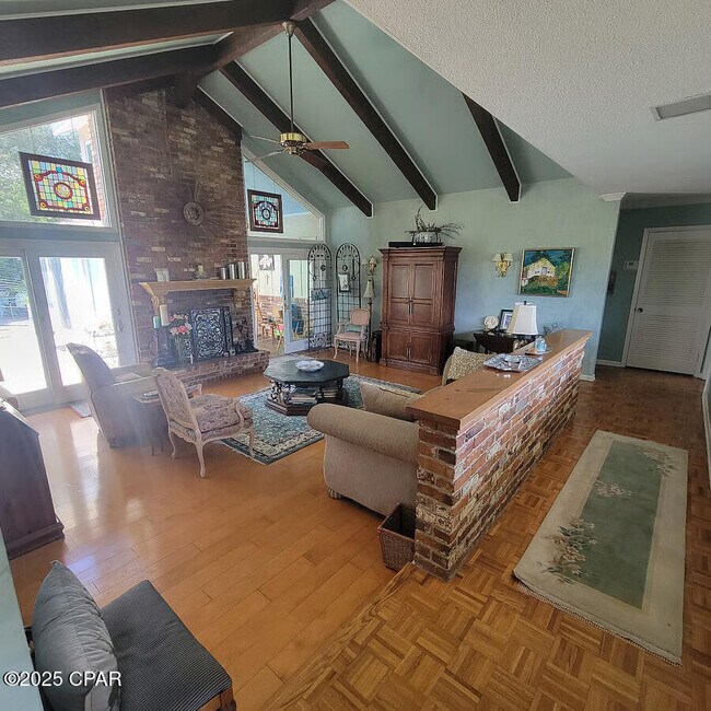 Foto del edificio - 807 Buena Vista Blvd