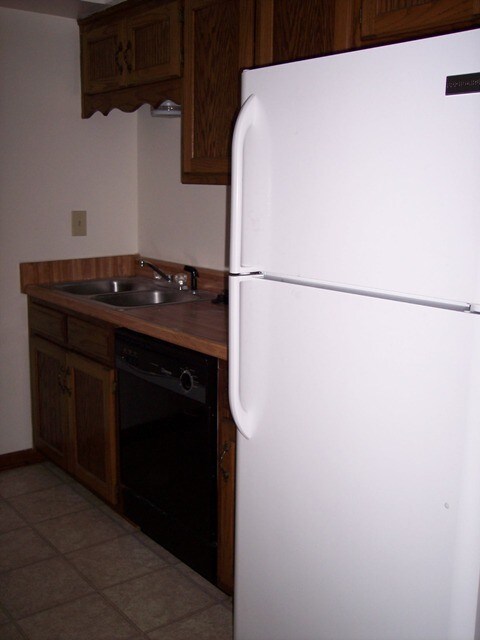 KITCHEN VIEW 2 - 419 Windy Way