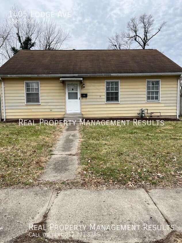 3 Bedroom, 2 Bath Home w/ Fenced in Back Yard House Rental in Evansville, IN