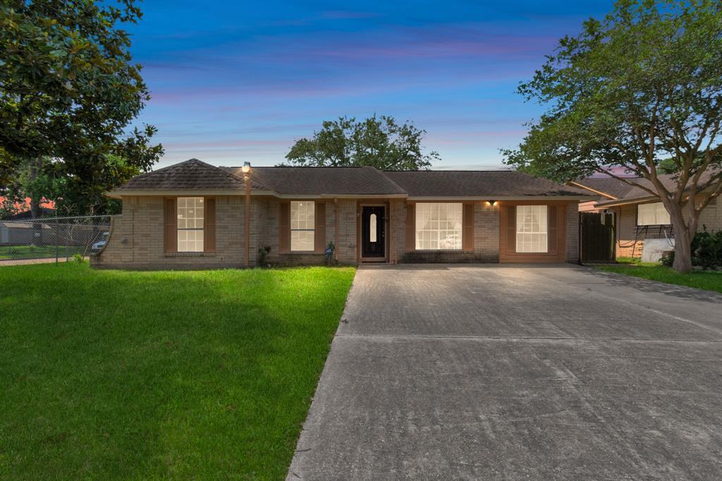 931 Fruitvale Dr, Houston, TX 77038 House Rental in Houston, TX