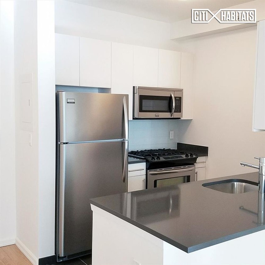 Foto principal - 29-15 Queens Plaza N