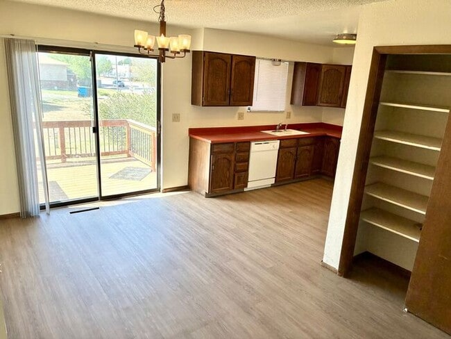 Building Photo - Cozy 2 Bedroom 1 Bath Duplex in West Loveland. Near Lake Loveland!